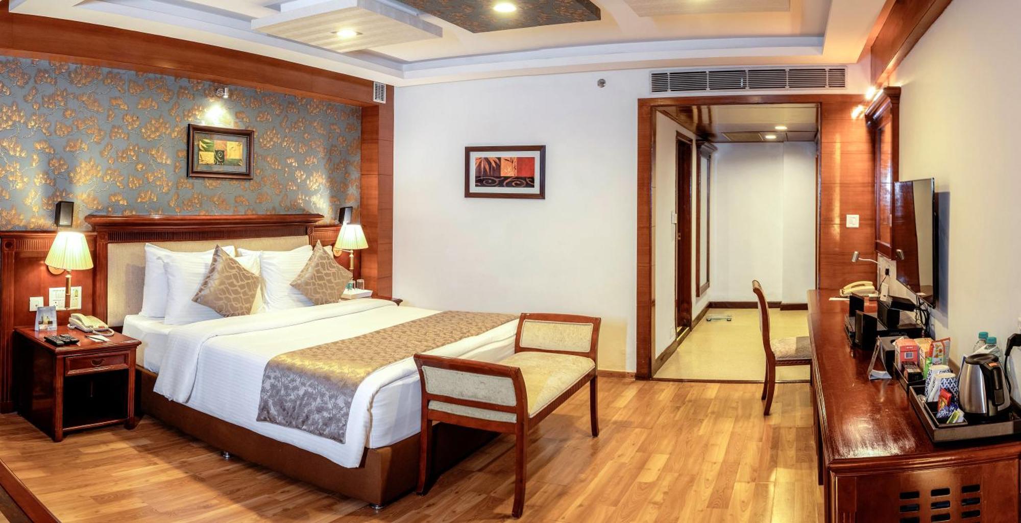 太平绅士财富宫酒店 迈索尔 外观 照片 Suite room