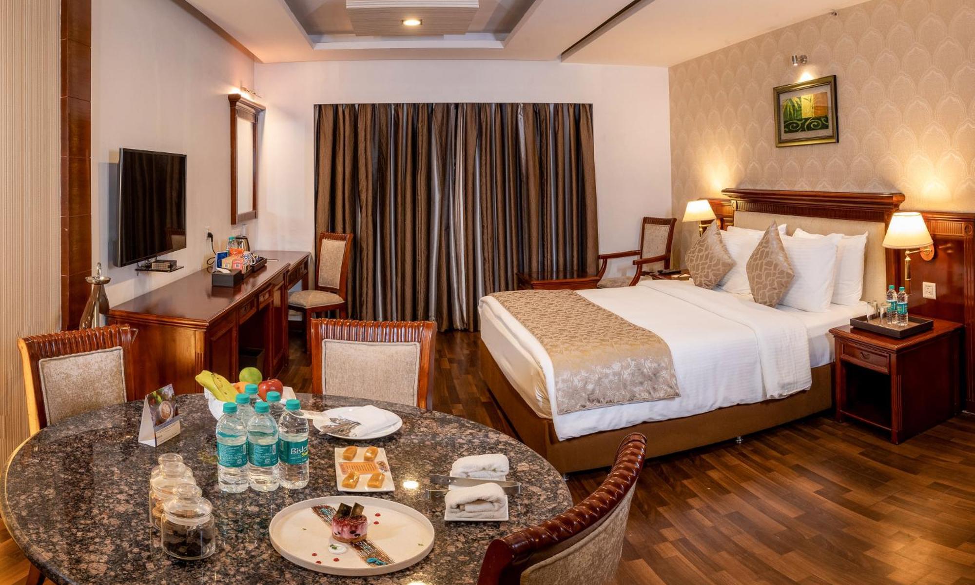 太平绅士财富宫酒店 迈索尔 外观 照片 A room at the hotel