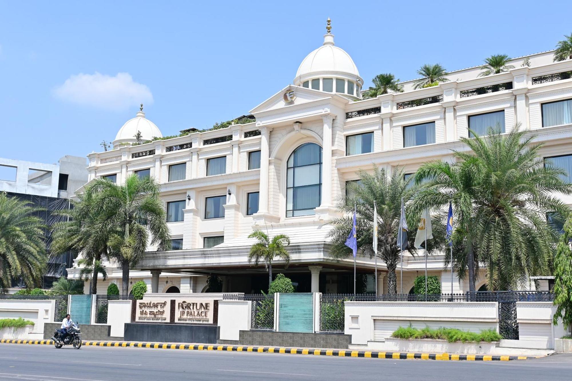 太平绅士财富宫酒店 迈索尔 外观 照片 Diamond Island Hotel