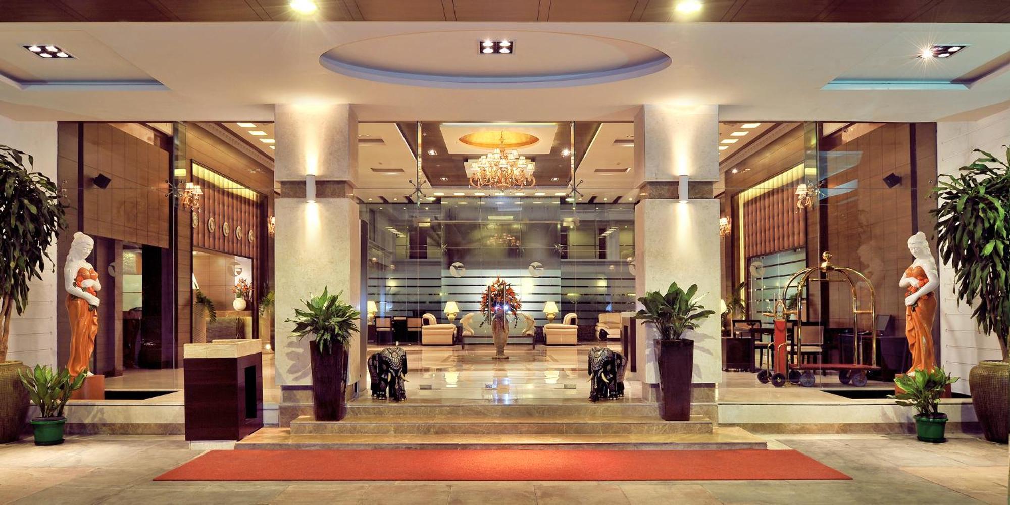 太平绅士财富宫酒店 迈索尔 外观 照片 Lobby