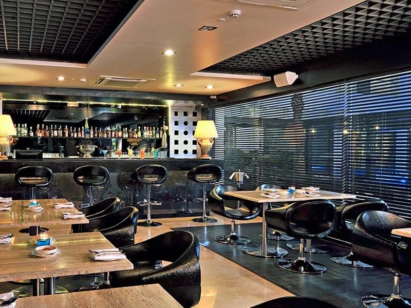 太平绅士财富宫酒店 迈索尔 外观 照片 Interior of the restaurant