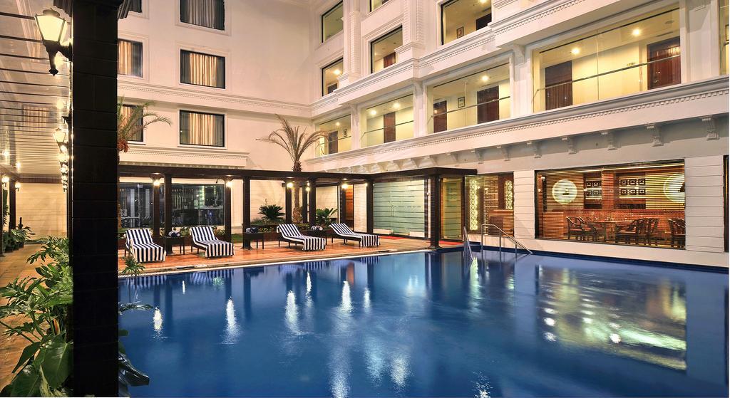 太平绅士财富宫酒店 迈索尔 外观 照片 The pool at the hotel