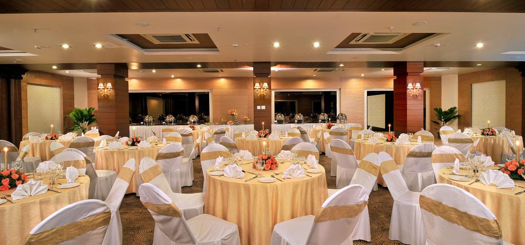 太平绅士财富宫酒店 迈索尔 外观 照片 The Royal, a banquet hall at the hotel
